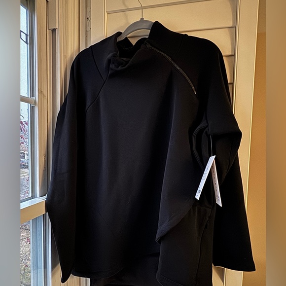 Athleta Cozy Karma Asym neck sweatshirt
Black Size XL New with tag plush fleece - Picture 6 of 10